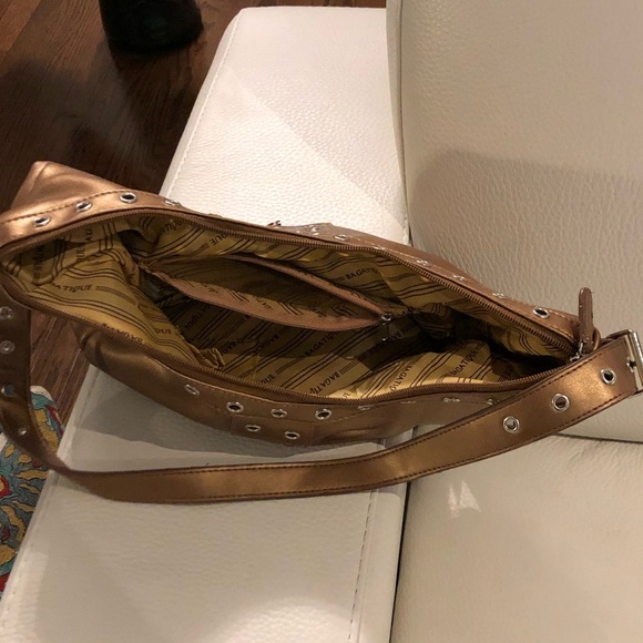 Purse; Gold colour - Picture 2 of 2